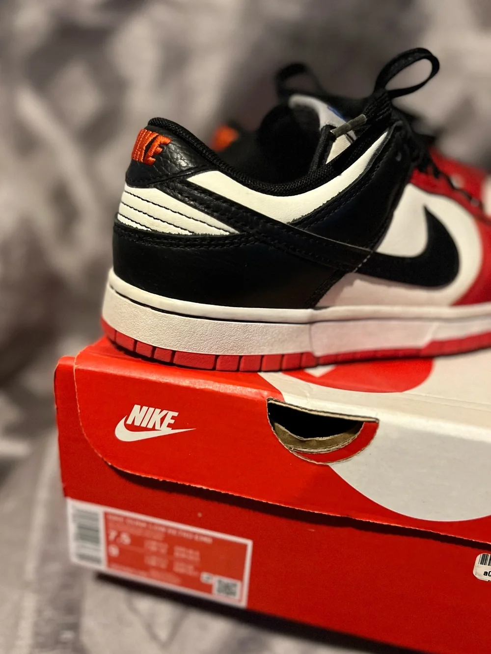 Nike Dunk Low EMB NBA 75th Anniversary Chicago Bulls Sneaker Men 7.5 W 9 Box